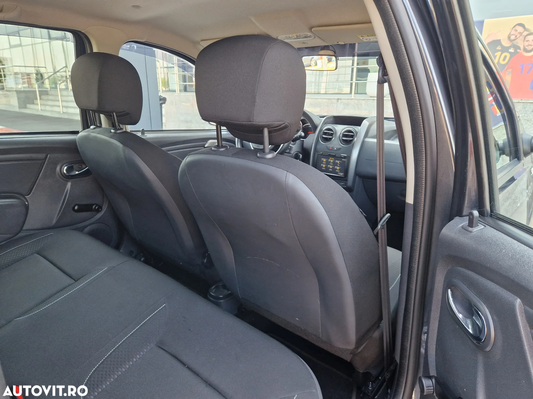 Dacia Duster 1.6 4x2 Laureate - 12