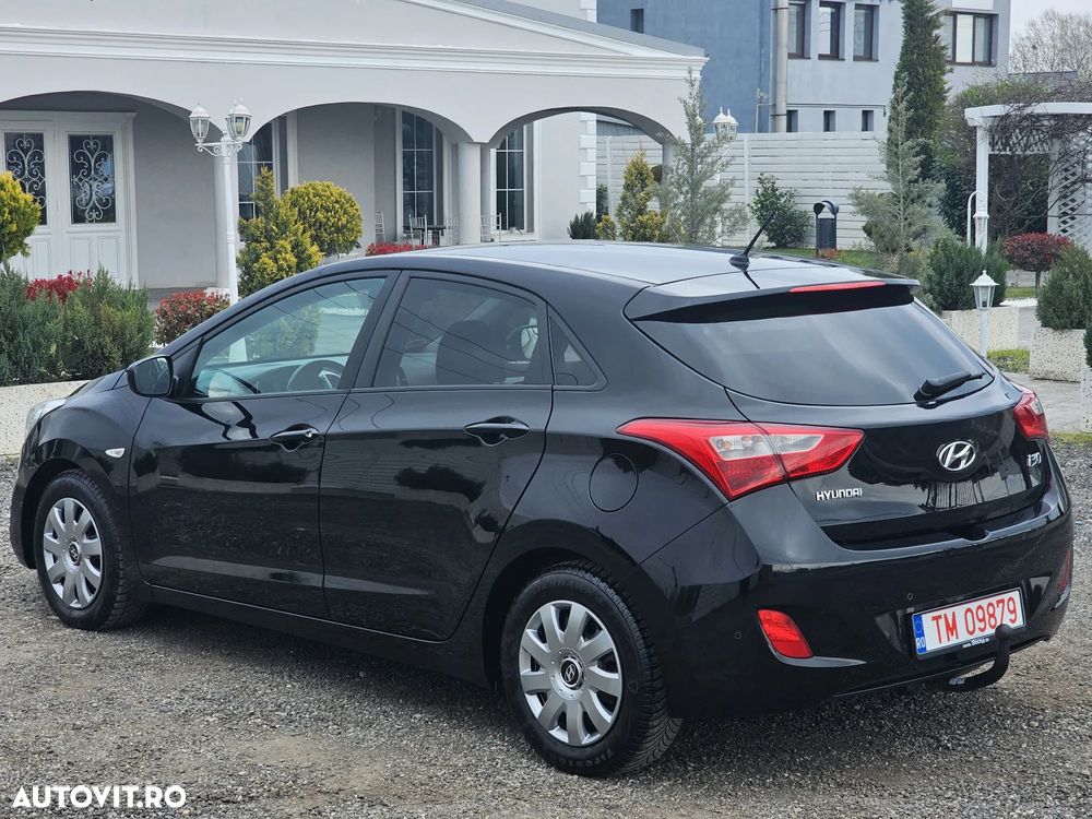 Hyundai i30 1.6 CRDI Automatik Trend - 4