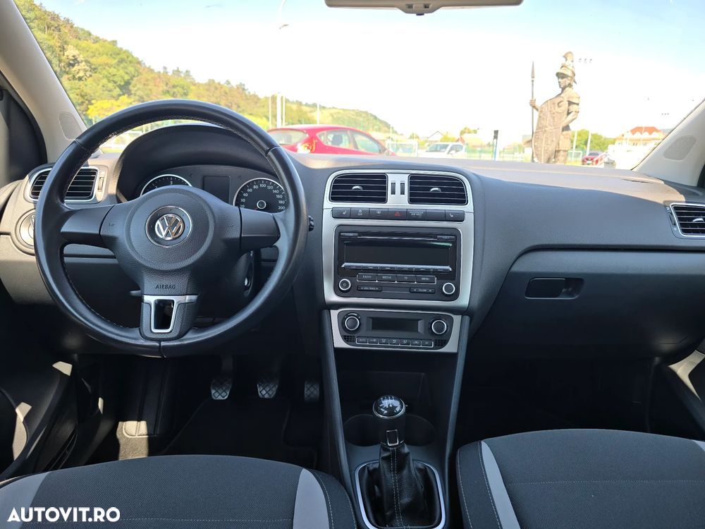 Volkswagen Polo - 8
