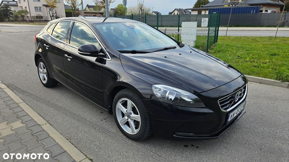 Volvo V40 D4 Momentum - 1