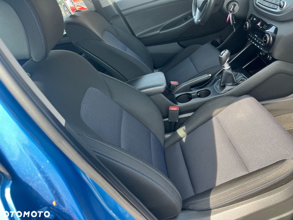 Hyundai Tucson blue 1.7 CRDi 2WD Intro Edition - 23