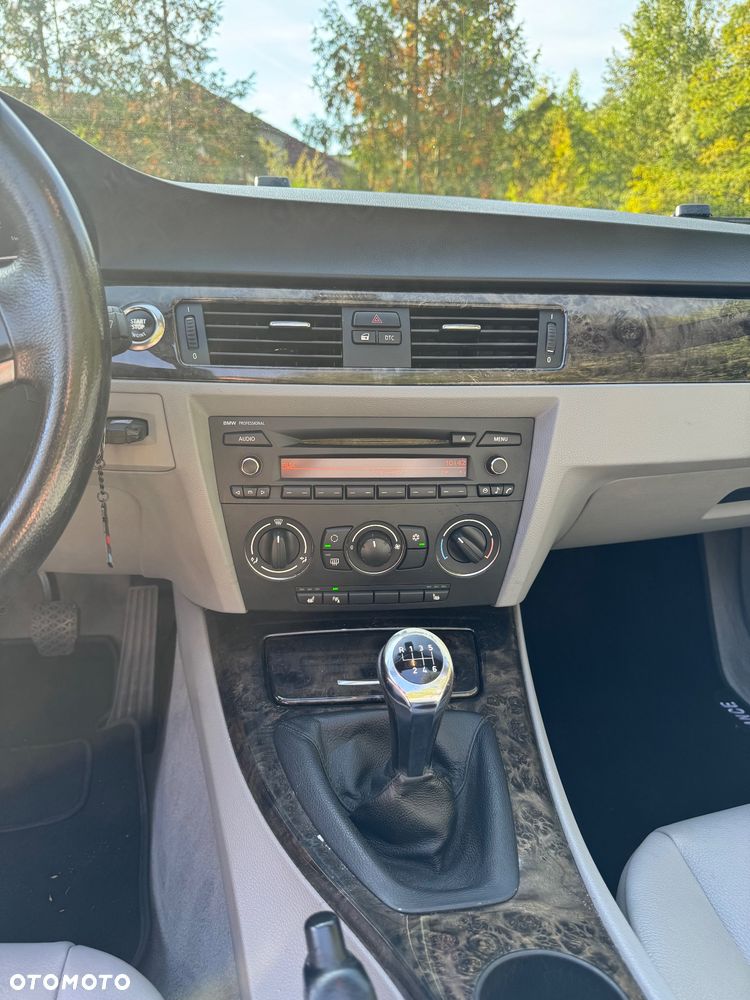 BMW Seria 3 - 23