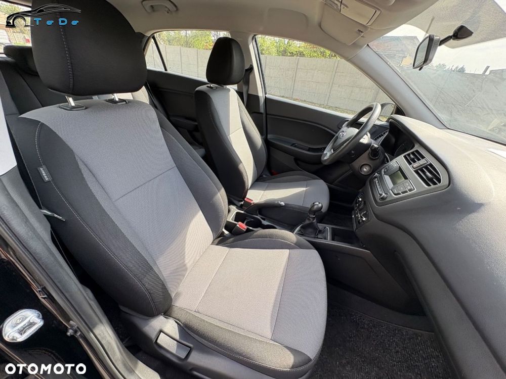 Hyundai i20 1.2 GO - 17