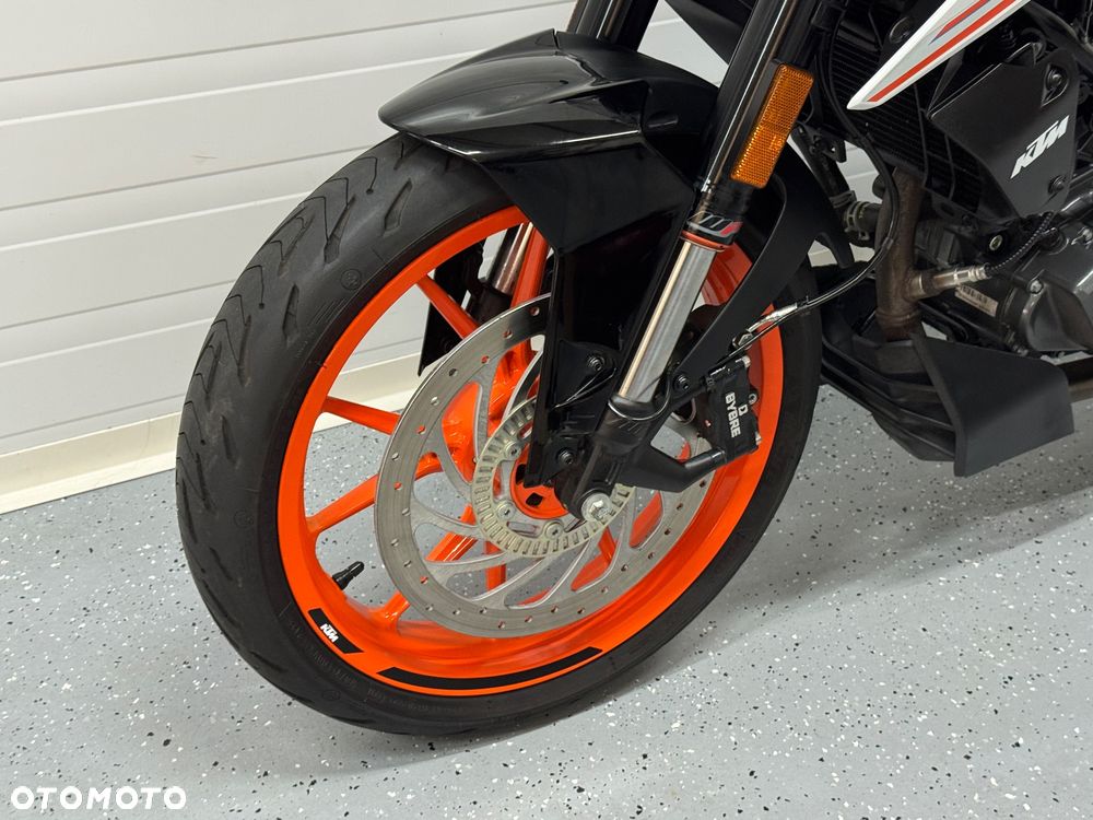 KTM Duke 125 - 29