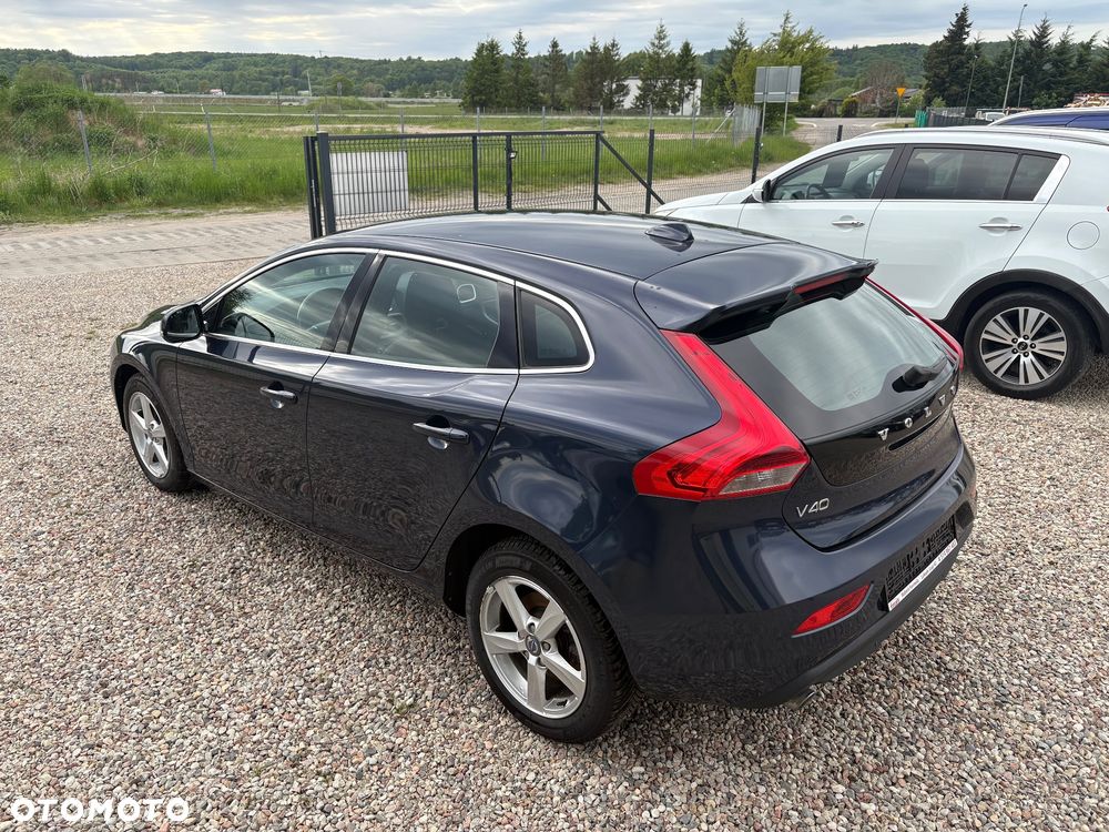 Volvo V40 D3 Geartronic Momentum - 24