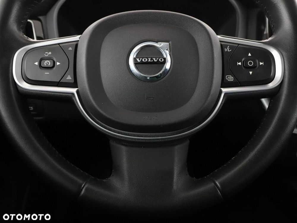 Volvo XC 60 D4 Momentum - 22