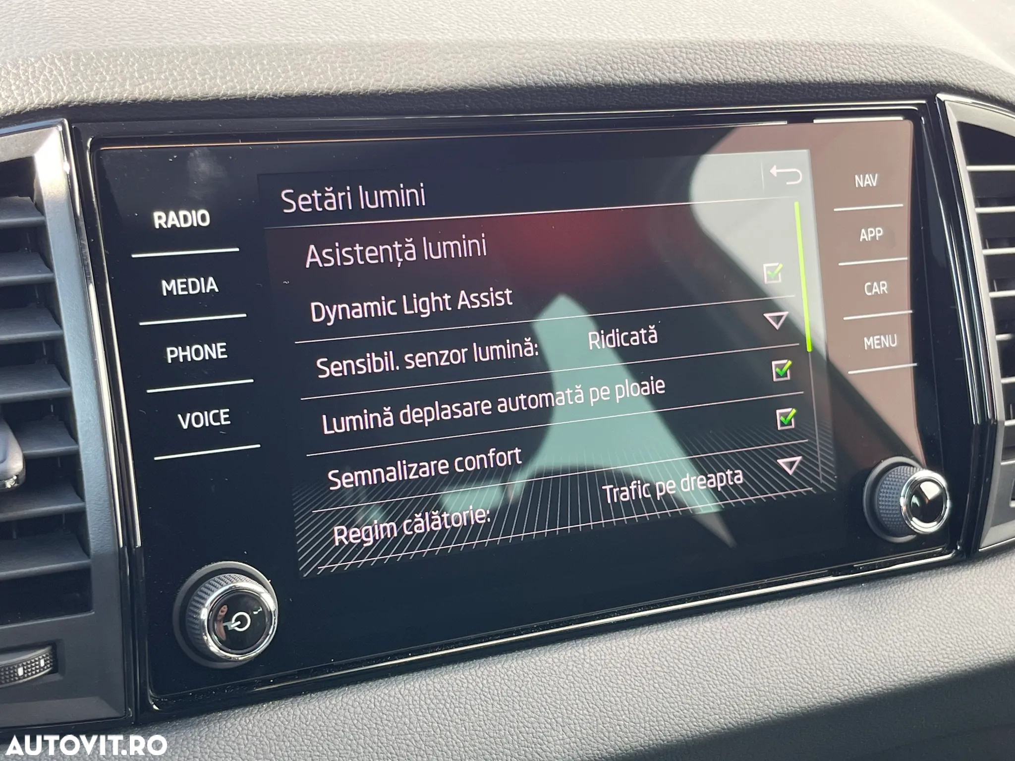 Skoda Karoq 2.0 TDI 4X4 DSG Sportline - 24