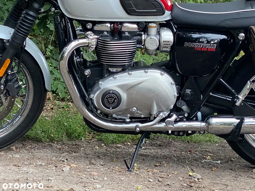 Triumph Bonneville - 10