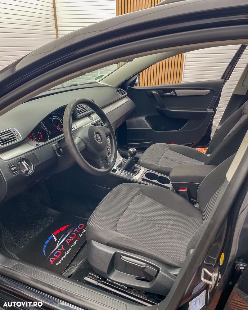 Volkswagen Passat - 11