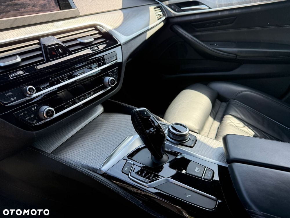 BMW Seria 5 530i xDrive M Sport sport - 20