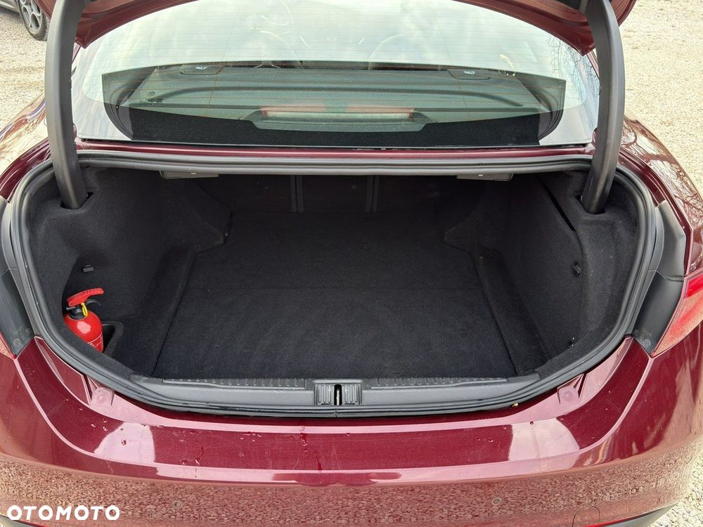 Alfa Romeo Giulia - 19