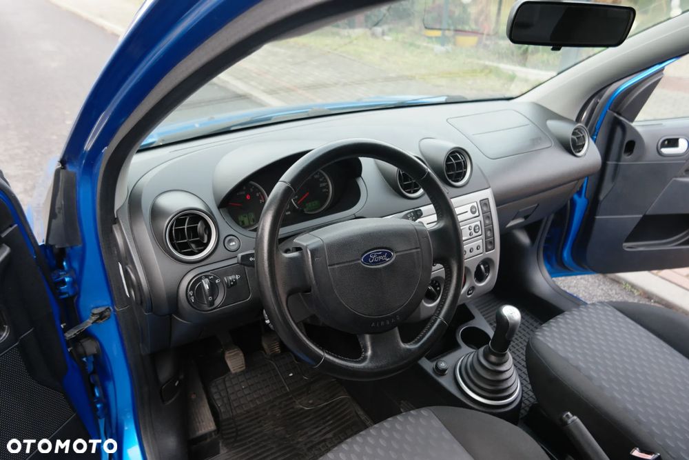 Ford Fiesta 1.4 Ambiente - 21