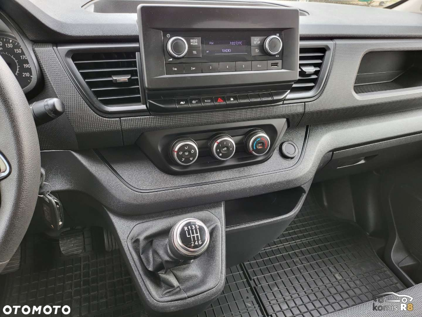 Renault Trafic - 14