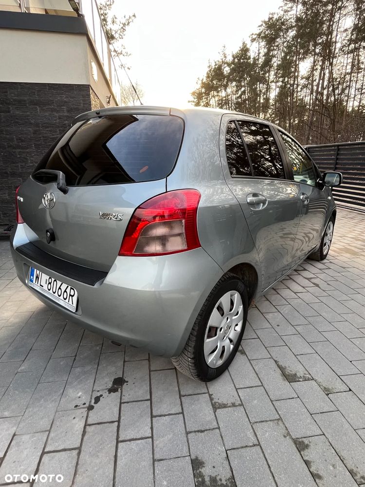 Toyota Yaris 1.3 Luna - 4