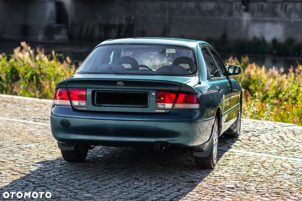 Mazda 626 2.0 GLE - 15