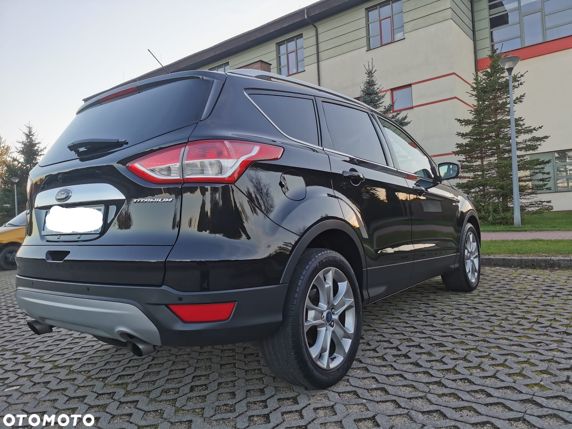 Ford Kuga 1.6 EcoBoost 4WD Titanium - 3