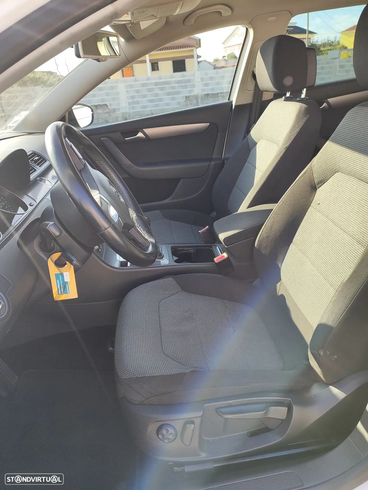 VW Passat Variant 1.6 TDI BlueMotion Comfortline - 9