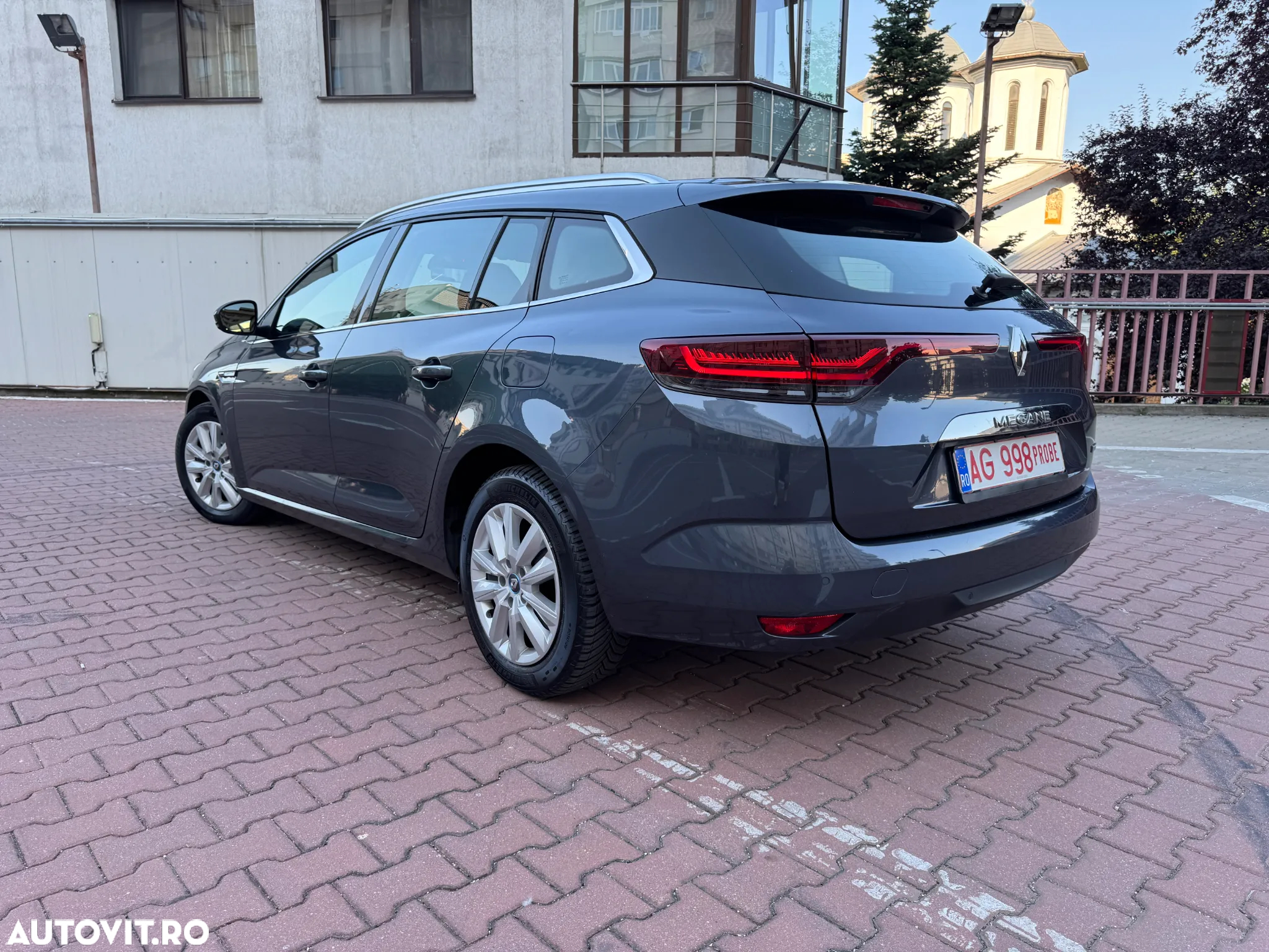 Renault Megane Grandtour E-TECH Plug-in 160 BUSINESS EDITION - 36