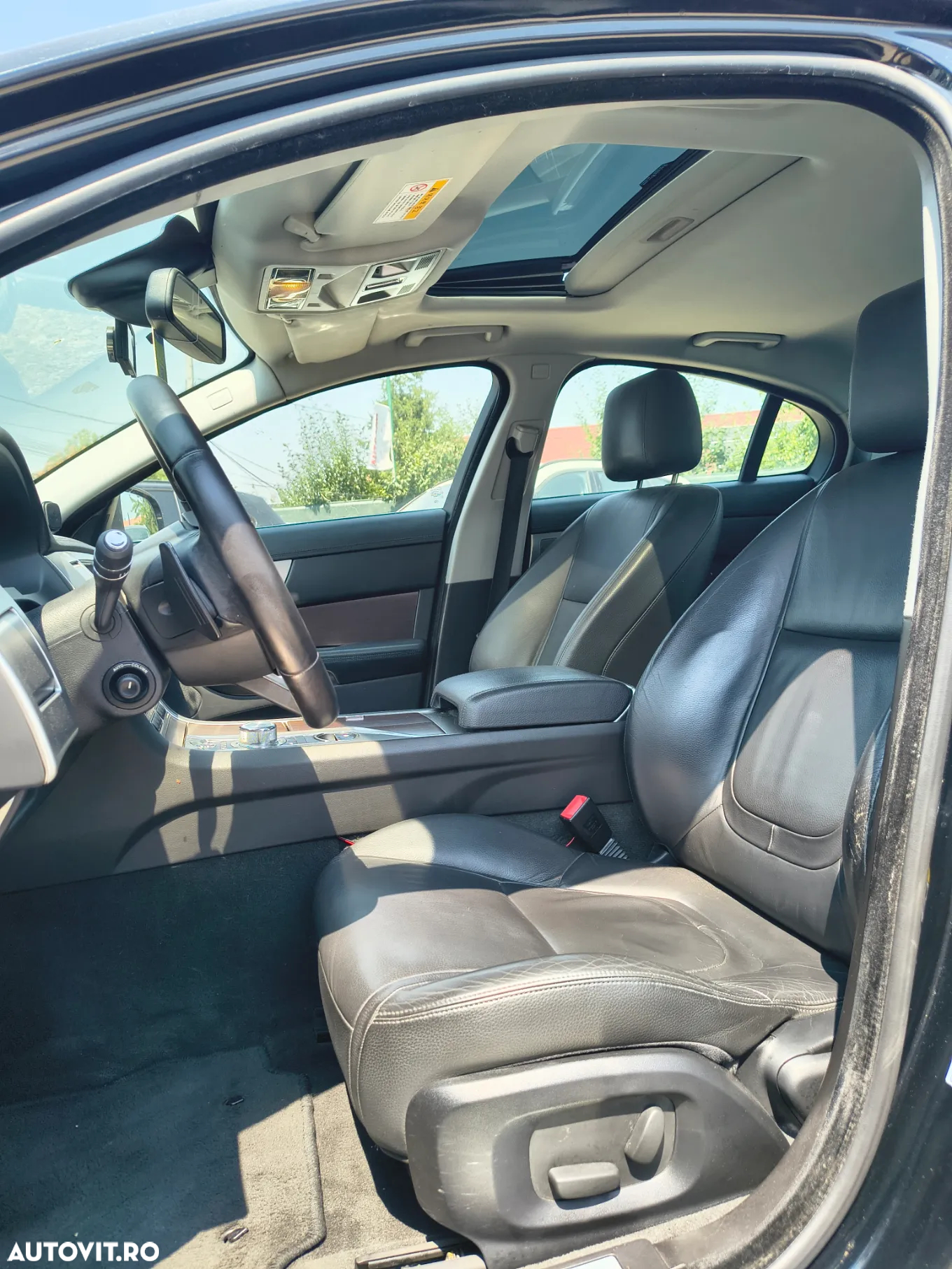 Jaguar XF 2.2D Luxury - 5