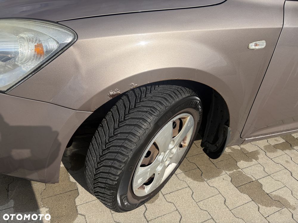 Kia Ceed - 8