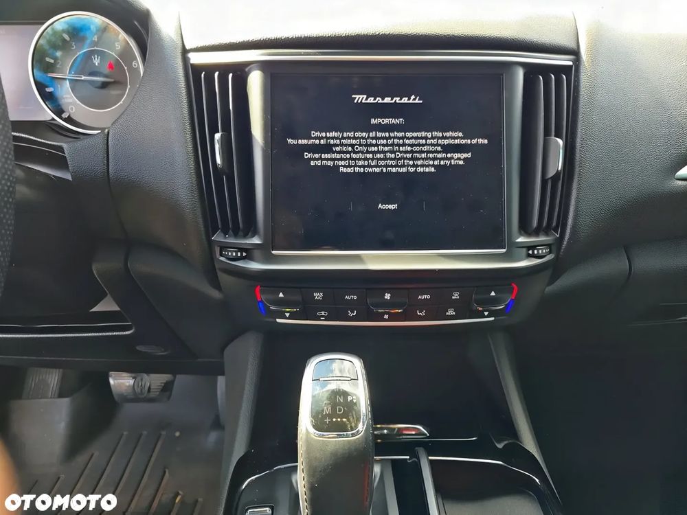 Maserati Levante Q4 - 11