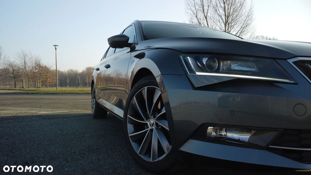 Skoda Superb 2.0 TDI SCR 4x4 L&K DSG - 12