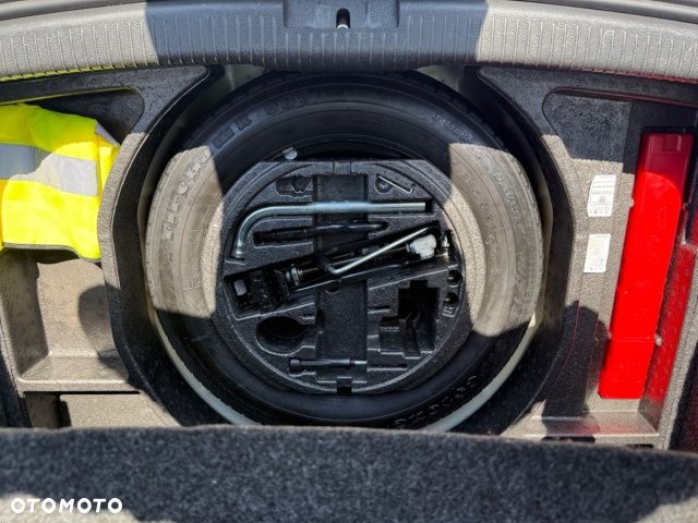 Volkswagen Golf - 6