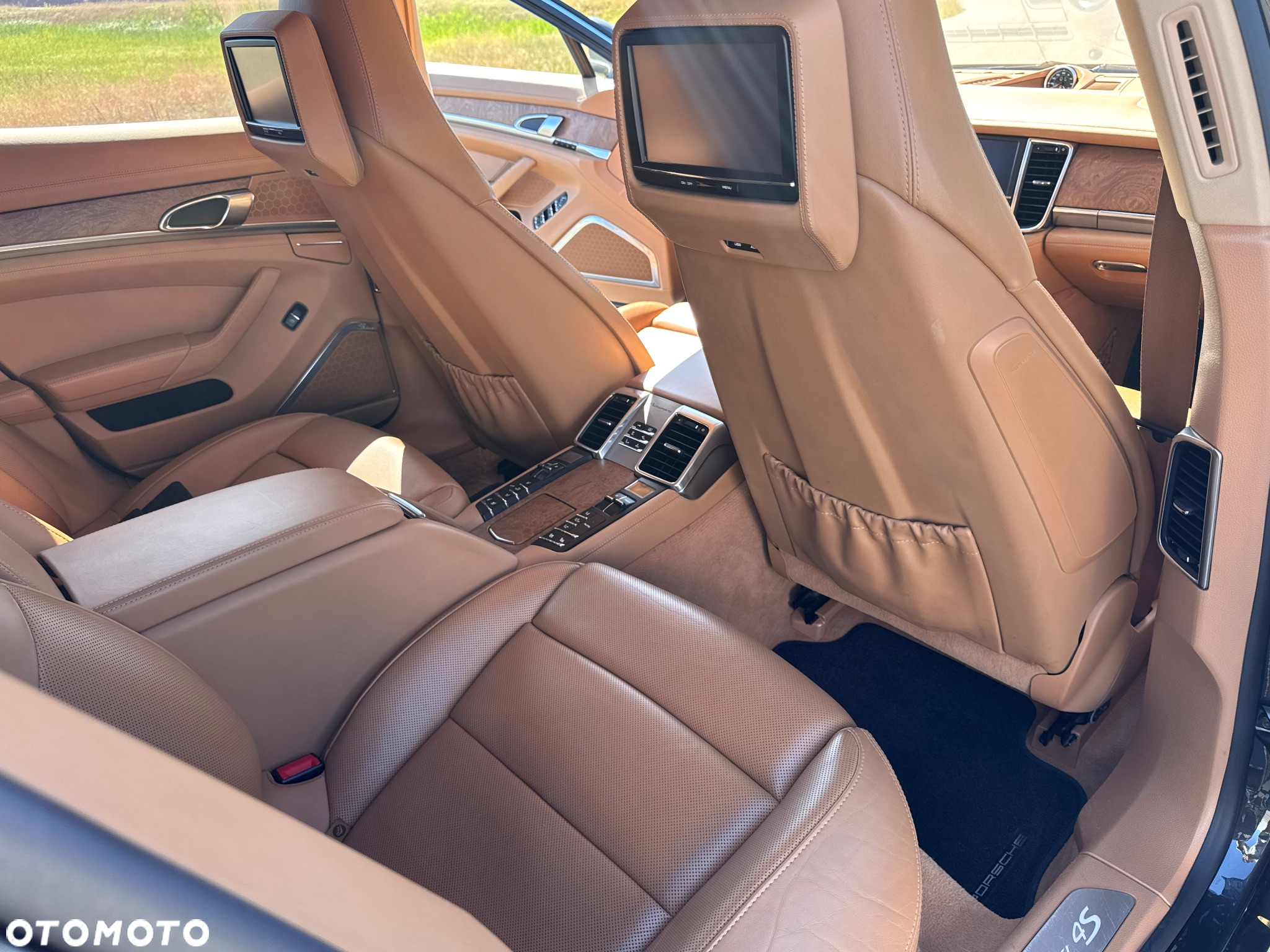 Porsche Panamera 4S - 25