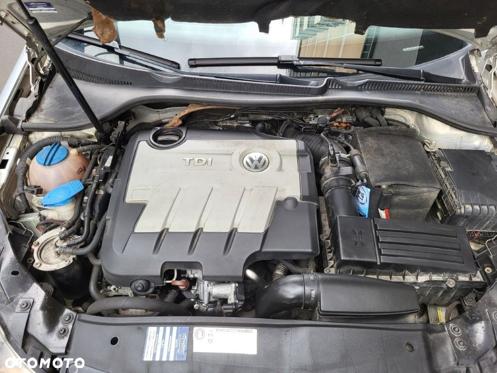 Volkswagen Golf 2.0 TDI DPF Comfortline 119 g - 24