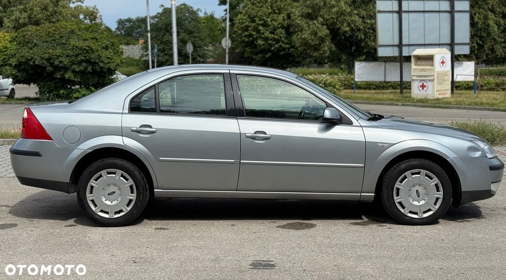 Ford Mondeo - 8