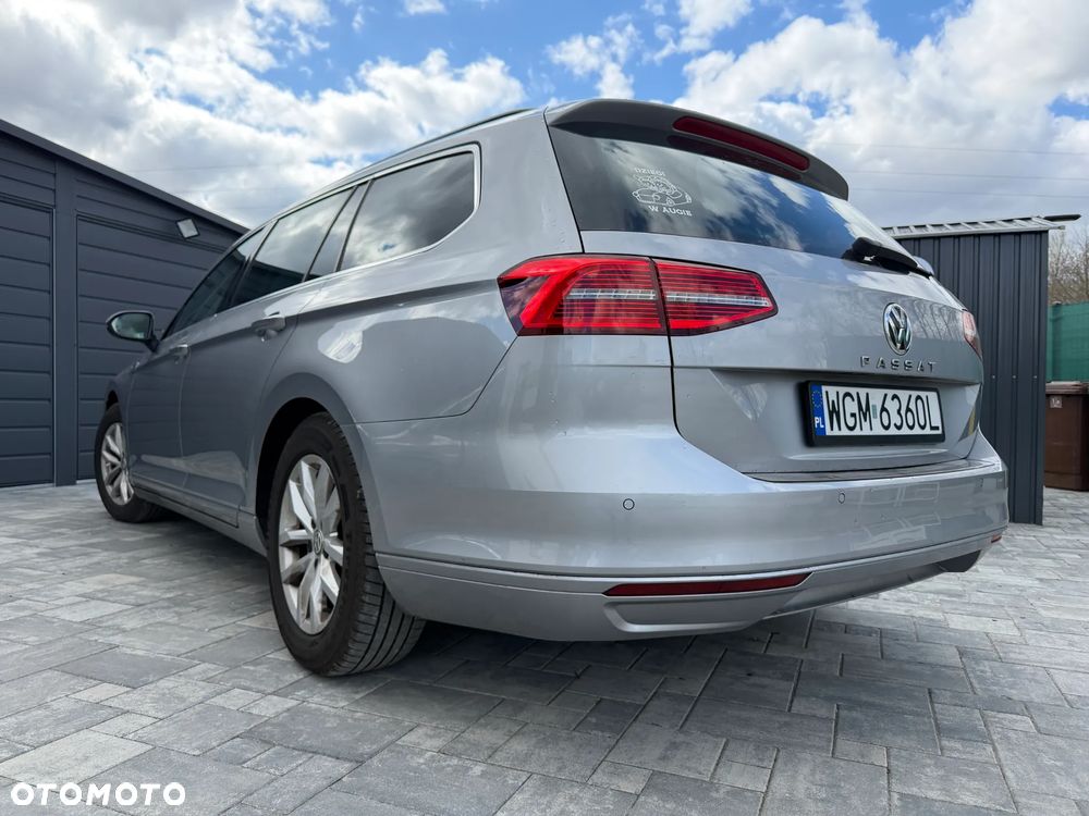 Volkswagen Passat 2.0 TDI SCR DSG Comfortline - 22