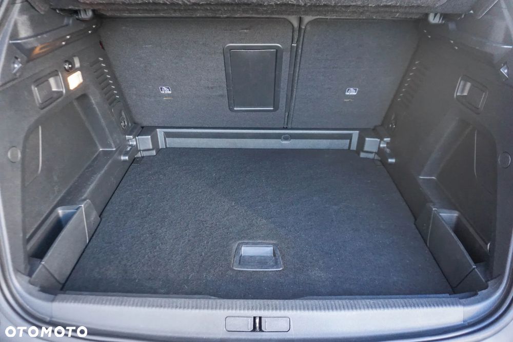 Peugeot 3008 1.2 PureTech Road Trip S&S EAT8 - 29