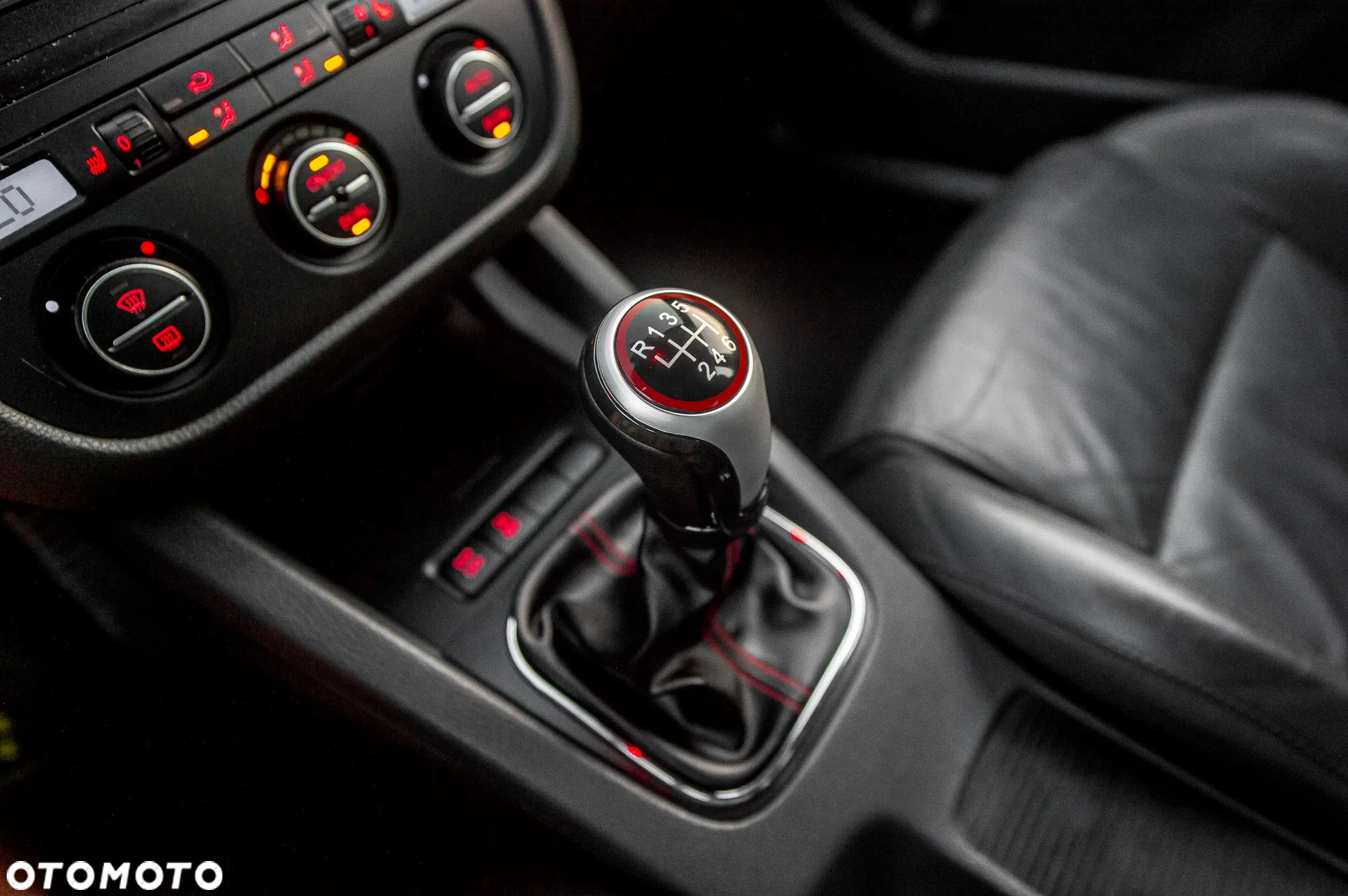 Volkswagen Golf 2.0 GTI - 33