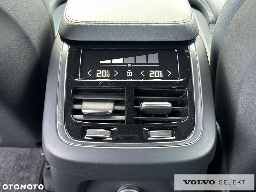 Volvo XC 90 - 35