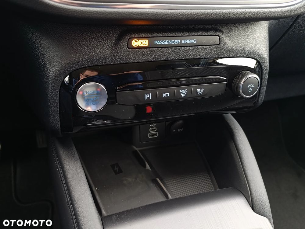 Ford Kuga 1.5 EcoBoost FWD Titanium - 24