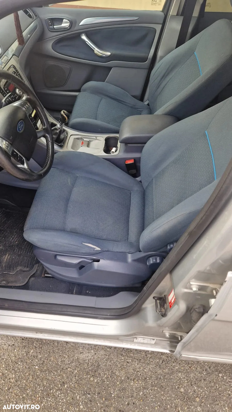 Ford S-Max - 11