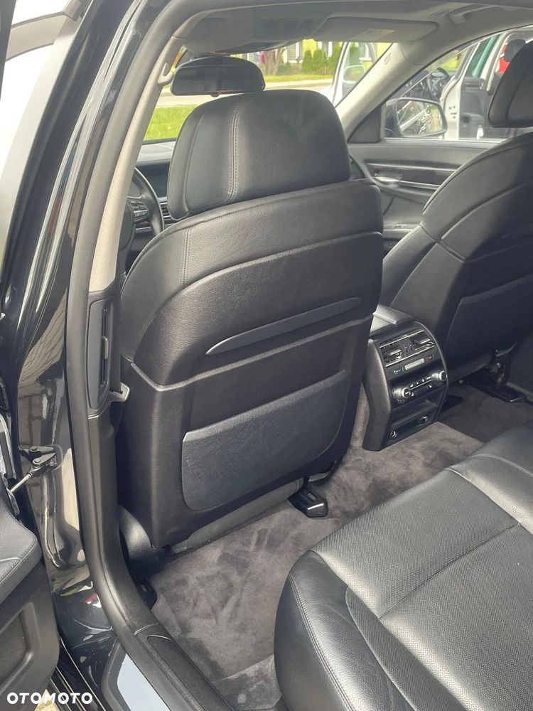 BMW Seria 7 750i xDrive - 10