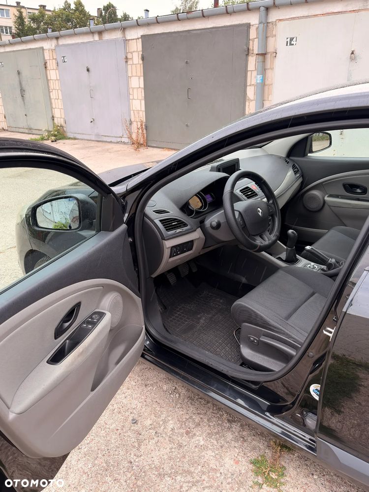 Renault Megane 1.6 16V Expression - 11