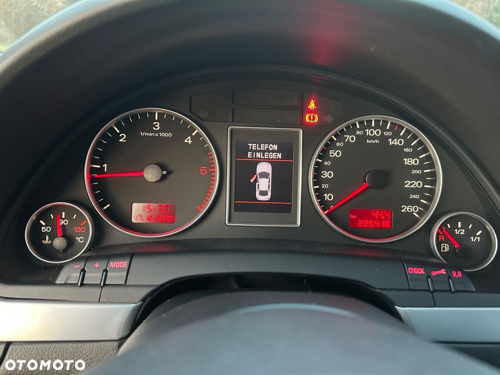 Audi A4 Avant 3.0 TDI quattro - 8