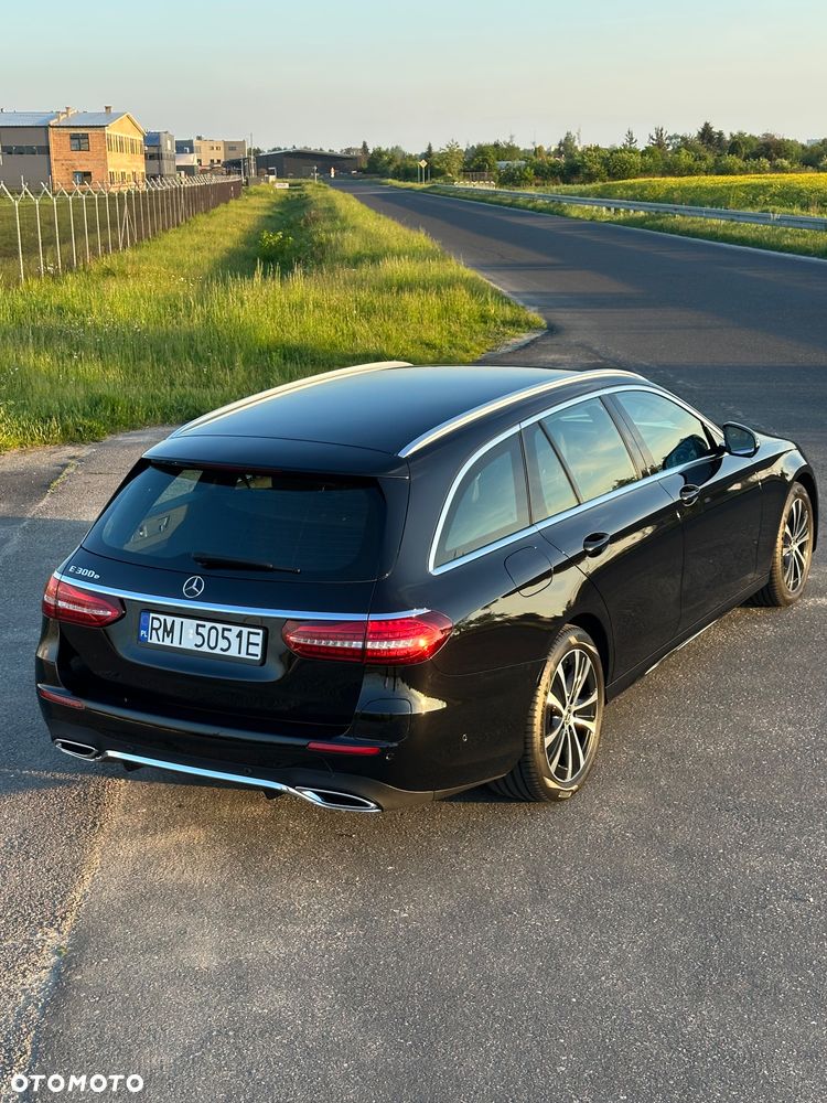 Mercedes-Benz Klasa E 300 9G-TRONIC AMG Line - 8