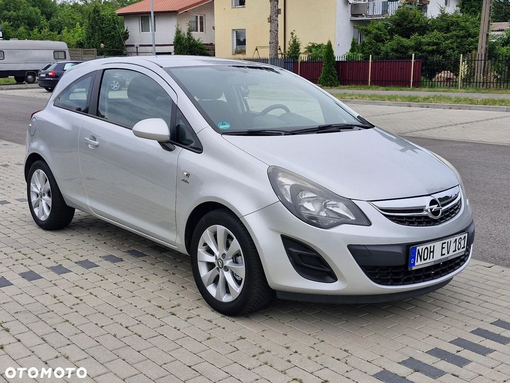 Opel Corsa 1.4 16V Innovation - 2