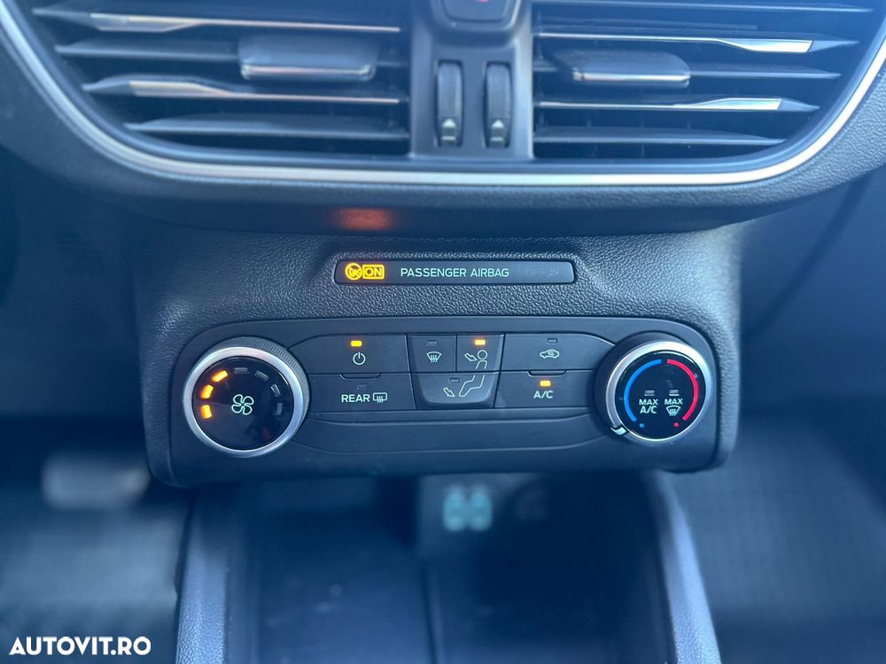 Ford Focus 1.0 EcoBoost Connected - 24