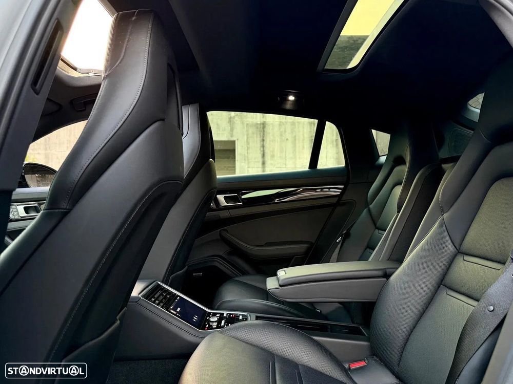 Porsche Panamera 4 E-Hybrid Platinum Edition com PDLS - 30