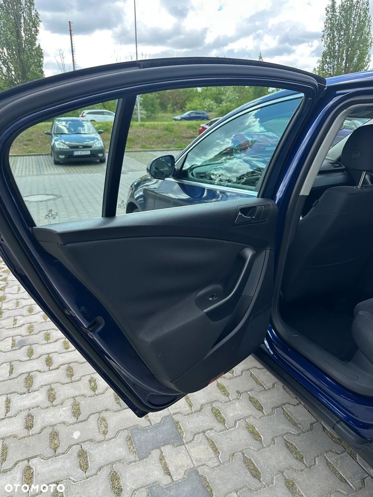 Volkswagen Passat 2.0 FSI Comfortline - 17