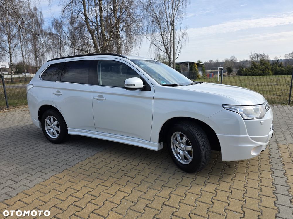 Mitsubishi Outlander 2.2 DI-D 4WD Invite - 4