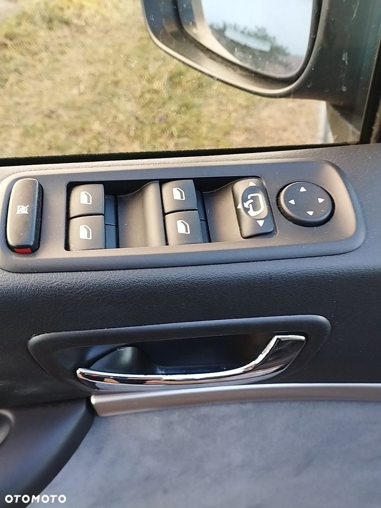 Peugeot 807 HDi 135 Family - 15