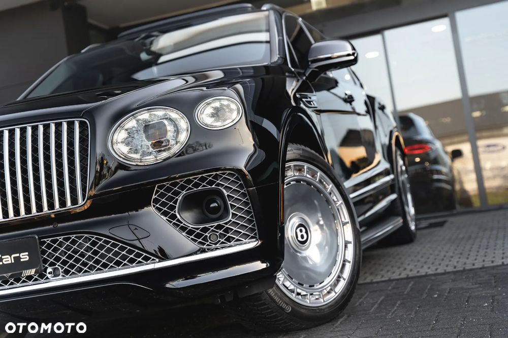 Bentley Bentayga EWB Azure - 12