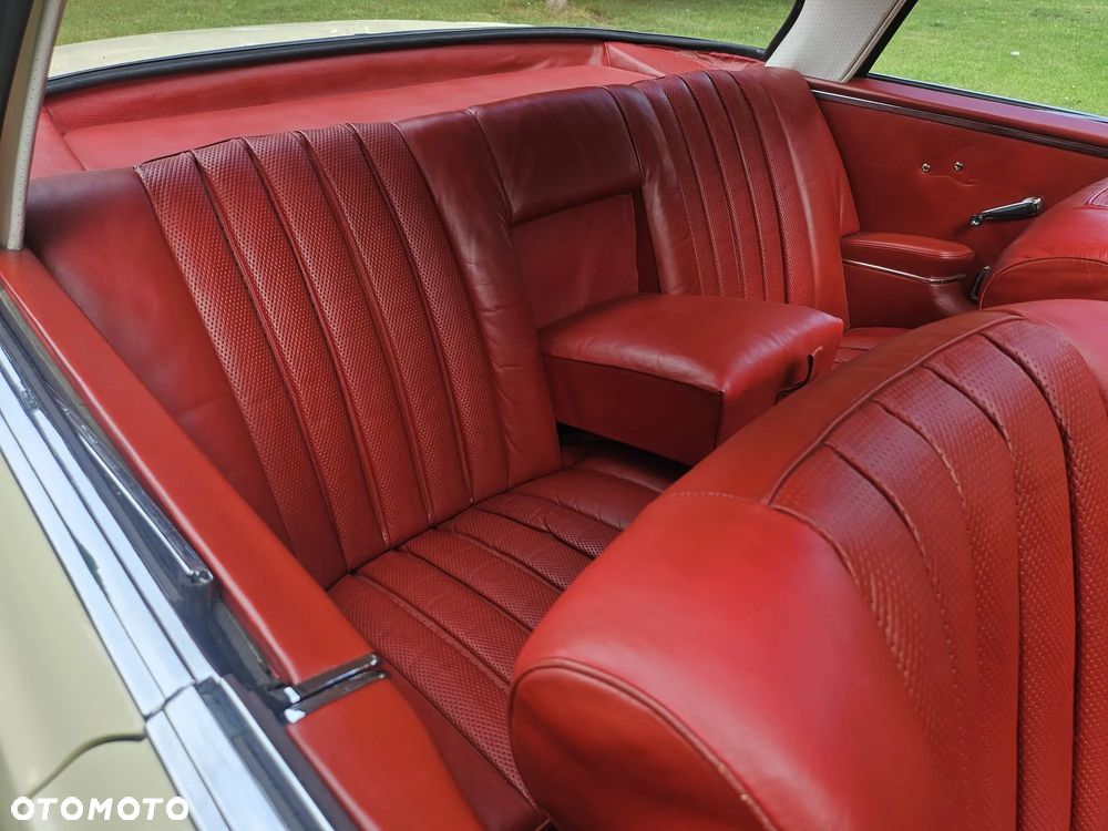Mercedes-Benz W111 - 5