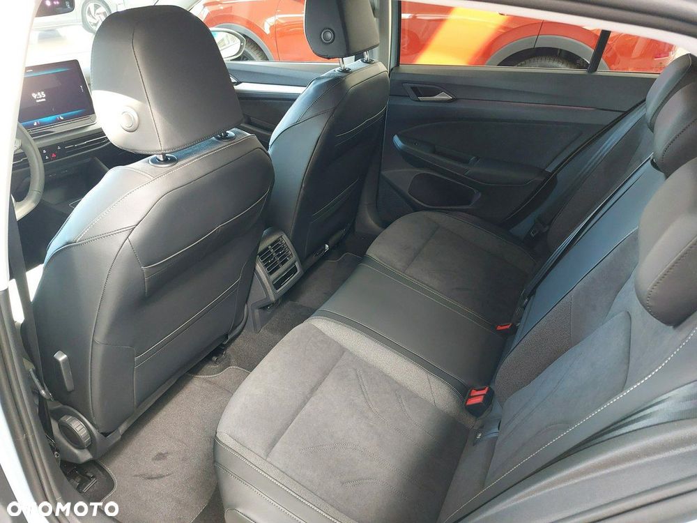 Volkswagen Golf 1.5 eTSI mHEV Life Plus DSG - 12