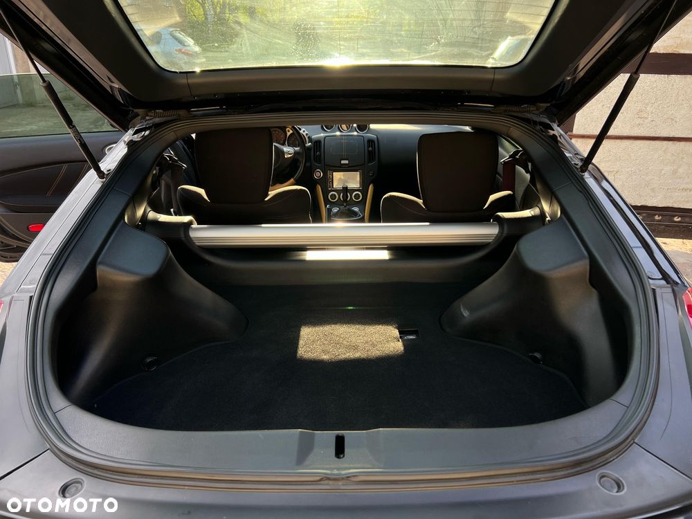 Nissan 370 Z - 13